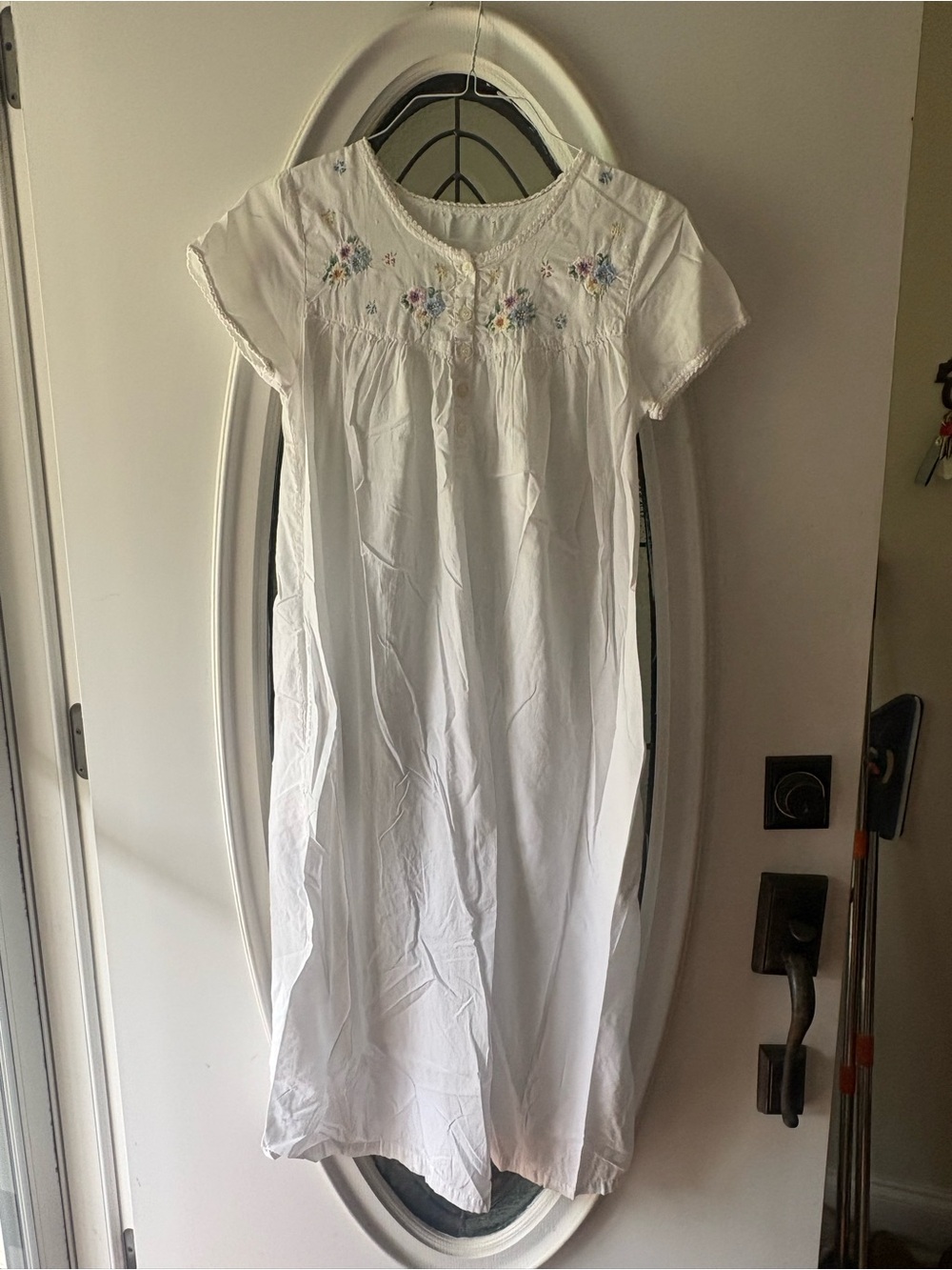 Vintage- White Embroidered Cotton Nightgown 100% cotton